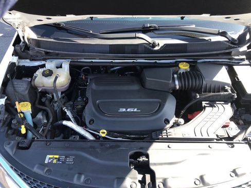 Used 2017 Chrysler Pacifica Touring Plus image 17