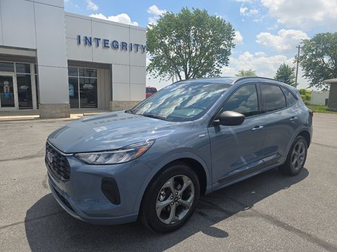 Used 2024 Ford Escape ST-Line w/ Equipment Group 301A FWD image 2