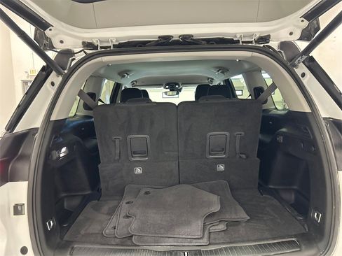 Used 2022 Jeep Grand Cherokee L Laredo w/ Luxury Tech Group I image 33