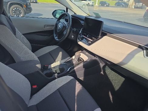 Used 2026 Toyota Corolla LE FWD image 7