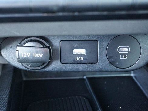 Used 2024 Hyundai Elantra SEL w/ Convenience Package image 23