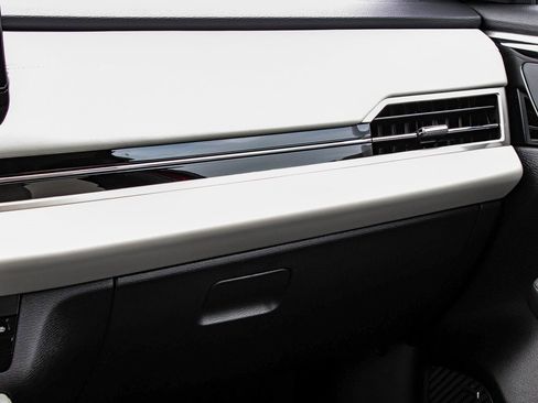 New 2025 Mitsubishi Outlander SE image 17