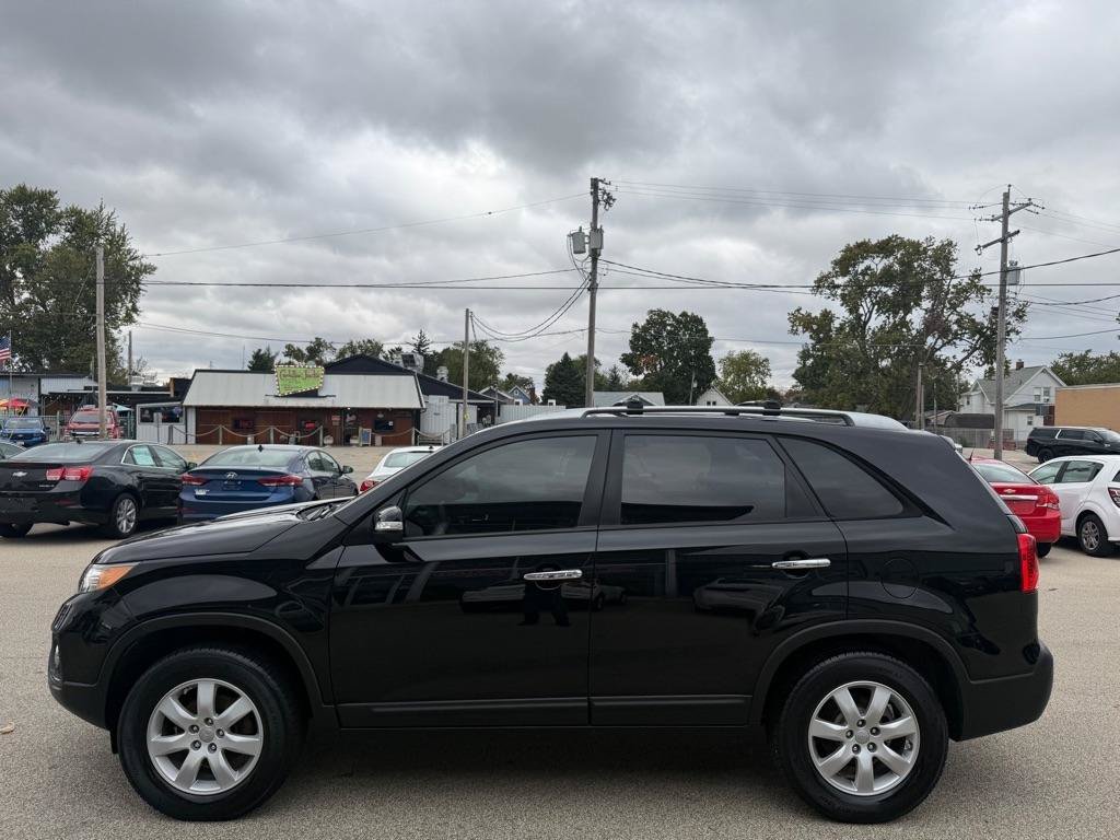 Used 2013 Kia Sorento LX w/ Convenience Pkg FWD image 2