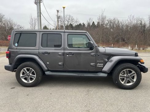 Used 2019 Jeep Wrangler Unlimited Sahara image 20