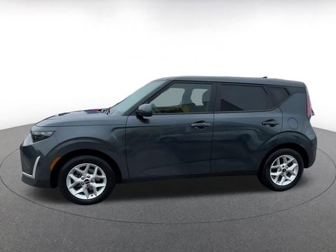Used 2025 Kia Soul LX w/ LX Technology Package image 9