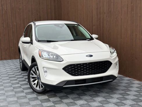 Used 2022 Ford Escape Titanium image 11