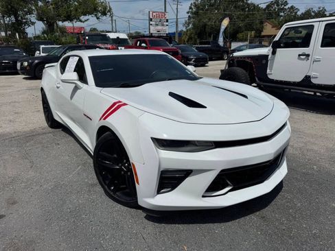 Used 2017 Chevrolet Camaro SS image 10