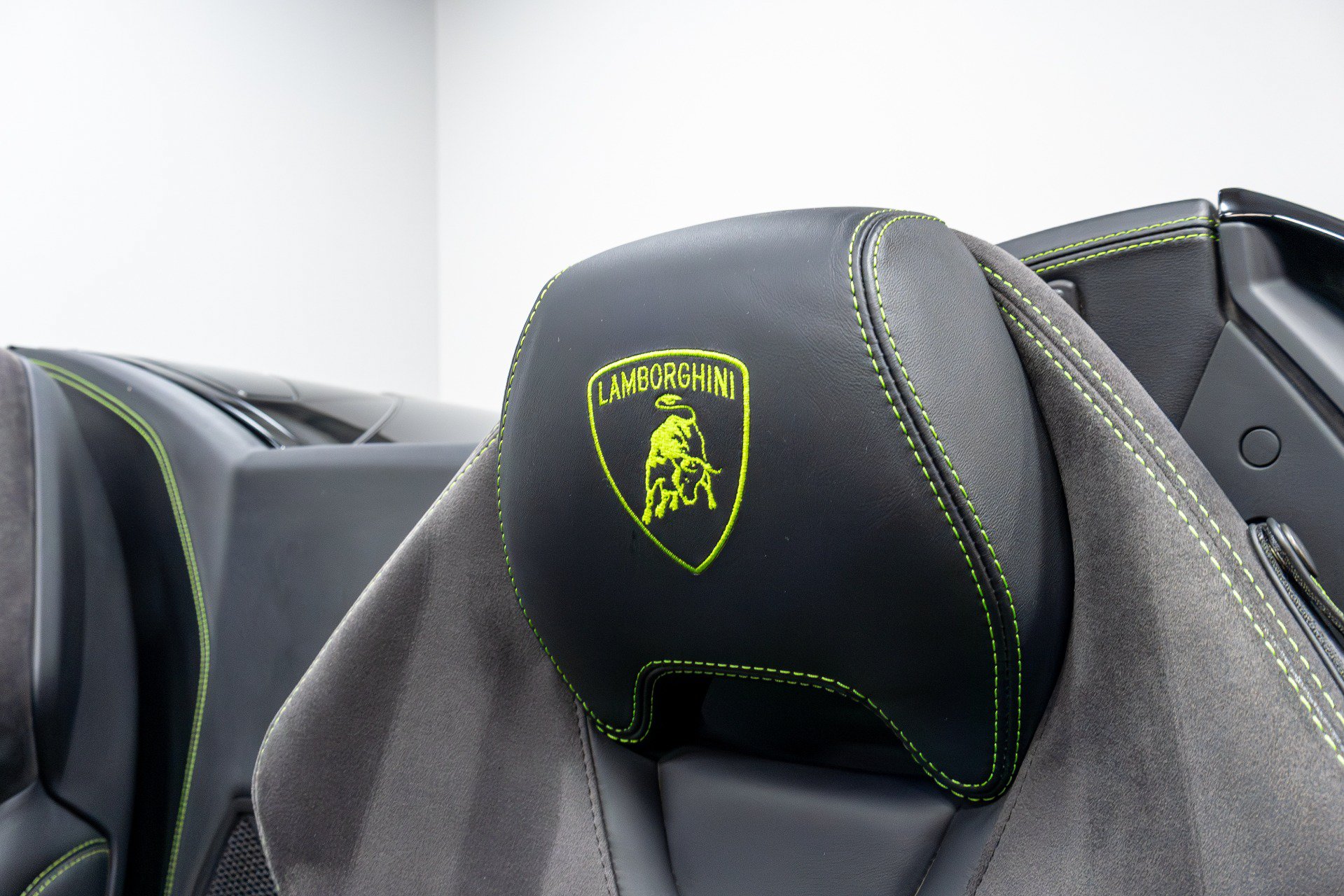 Used 2017 Lamborghini Huracan LP 610-4 AWD/4WD image 9