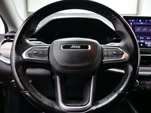 Used 2022 Jeep Compass Limited image 23