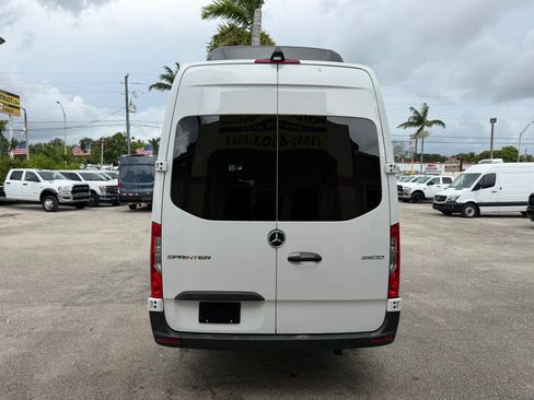 Used 2025 Mercedes-Benz Sprinter 2500 image 5