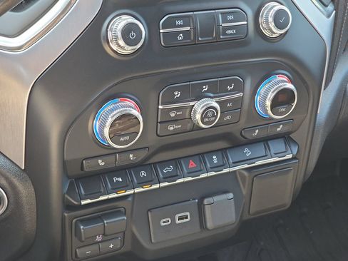 Used 2020 GMC Sierra 1500 Elevation w/ Elevation Value Package AWD/4WD image 24