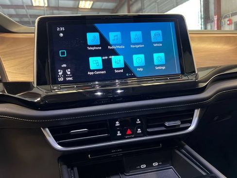 Certified 2025 Volkswagen Atlas SE AWD/4WD image 25