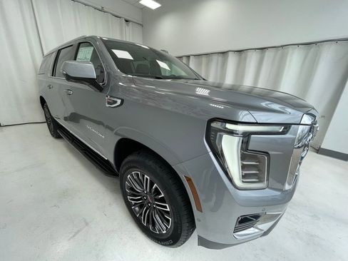 New 2026 GMC Yukon XL Elevation image 3