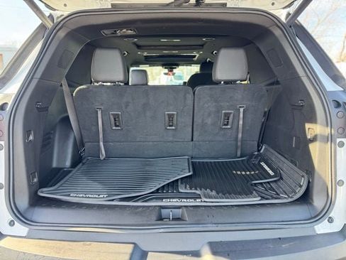 Used 2023 Chevrolet Traverse RS image 29