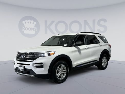 Used 2022 Ford Explorer XLT w/ Equipment Group 202A image 1