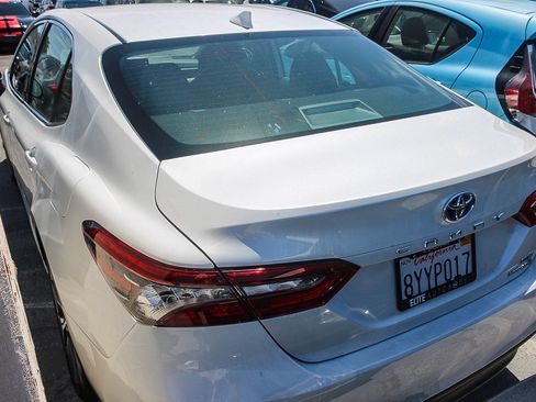 Used 2022 Toyota Camry XLE FWD image 12