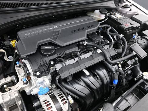 Certified 2025 Hyundai Elantra SE image 31