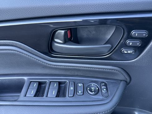 Used 2025 Honda Odyssey Touring image 14