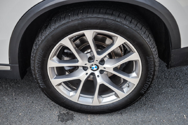 Used 2022 BMW X5 xDrive40i AWD/4WD image 13