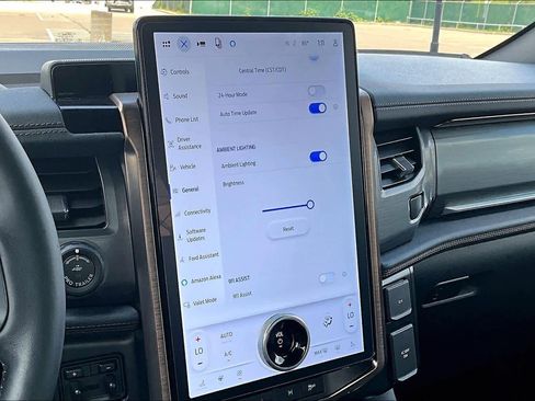 Used 2024 Ford F150 Lightning Lariat image 6