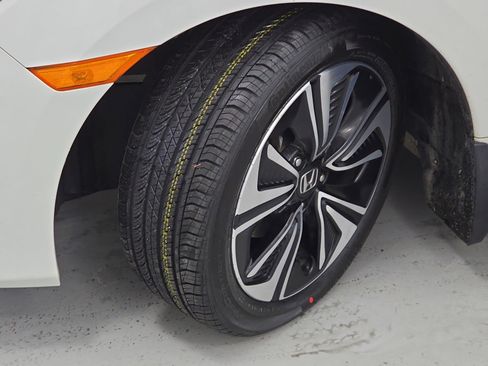 Used 2018 Honda Civic EX-L image 32