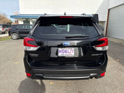 Used 2023 Subaru Forester Premium image 4