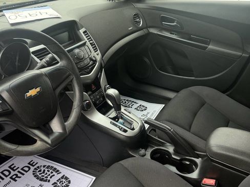 Used 2013 Chevrolet Cruze LT image 4