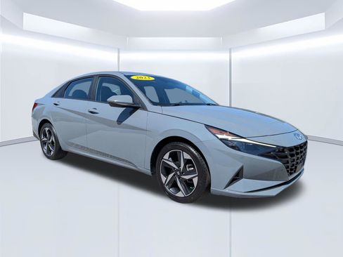 Certified 2023 Hyundai Elantra SEL w/ Convenience Package FWD image 2
