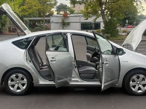 Used 2008 Toyota Prius Touring FWD image 8