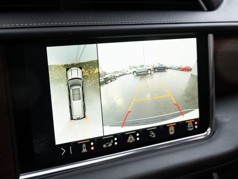 Used 2023 GMC Yukon XL Denali Ultimate image 4