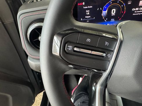 Used 2024 Chevrolet Colorado Z71 w/ Z71 Convenience Package 2 image 24