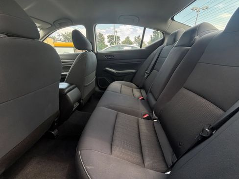 Used 2025 Nissan Altima 2.5 SV FWD image 23