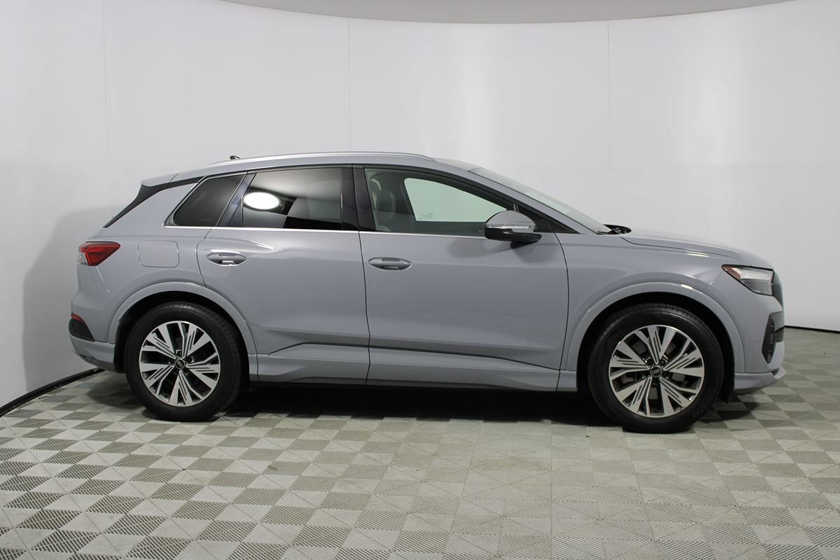 Used 2023 Audi Q4 e-tron Premium w/ Convenience Package RWD image 34