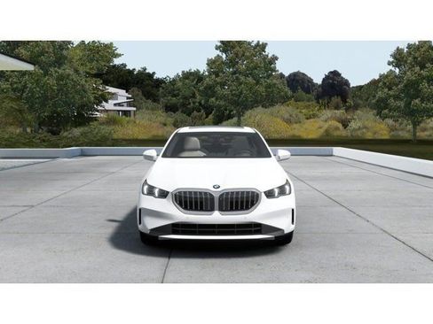 New 2027 BMW 530i RWD image 3