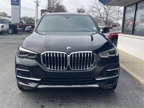 Used 2023 BMW X5 xDrive40i w/ Premium Package image 2