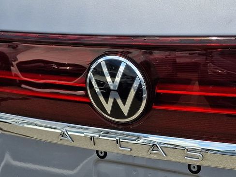 Used 2025 Volkswagen Atlas SEL AWD/4WD image 31
