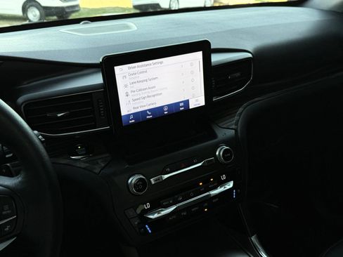 Used 2020 Ford Explorer Limited RWD image 47