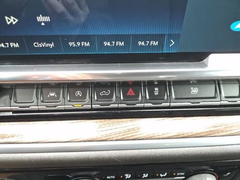 Used 2022 Chevrolet Silverado 1500 LT image 28