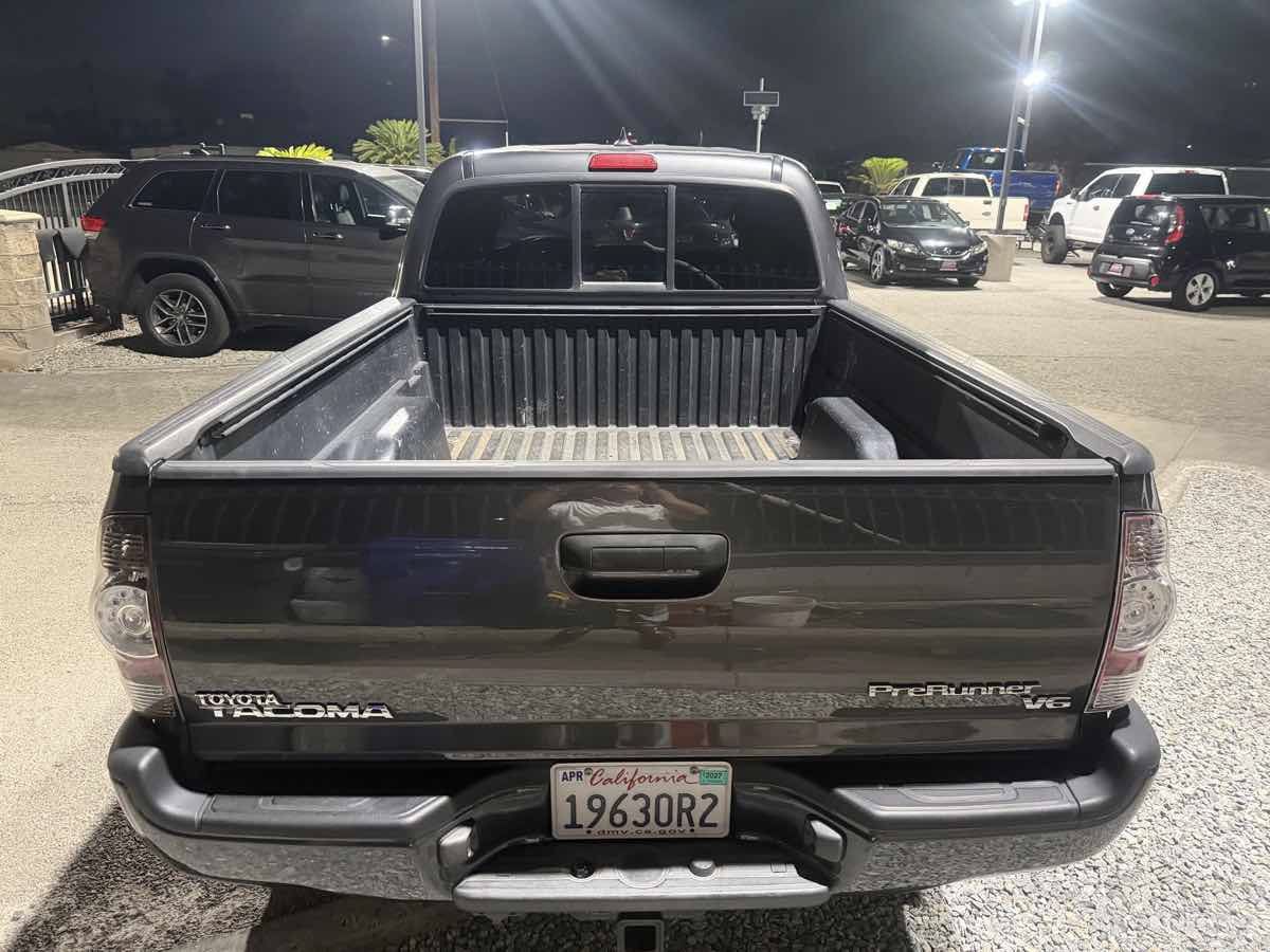 Used 2014 Toyota Tacoma PreRunner w/ TRD Sport Package RWD image 4