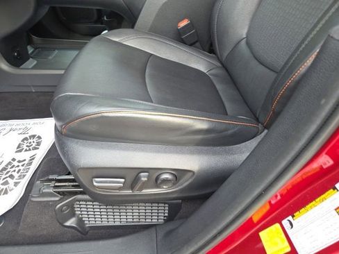 Used 2023 Toyota Sienna XSE image 18