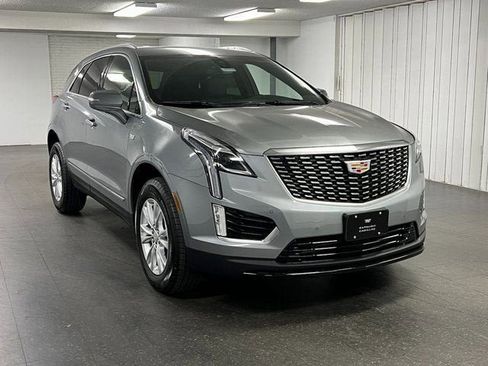 New 2025 Cadillac XT5 Luxury image 7