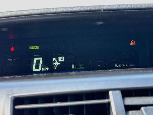Used 2014 Toyota Prius V Three FWD image 14