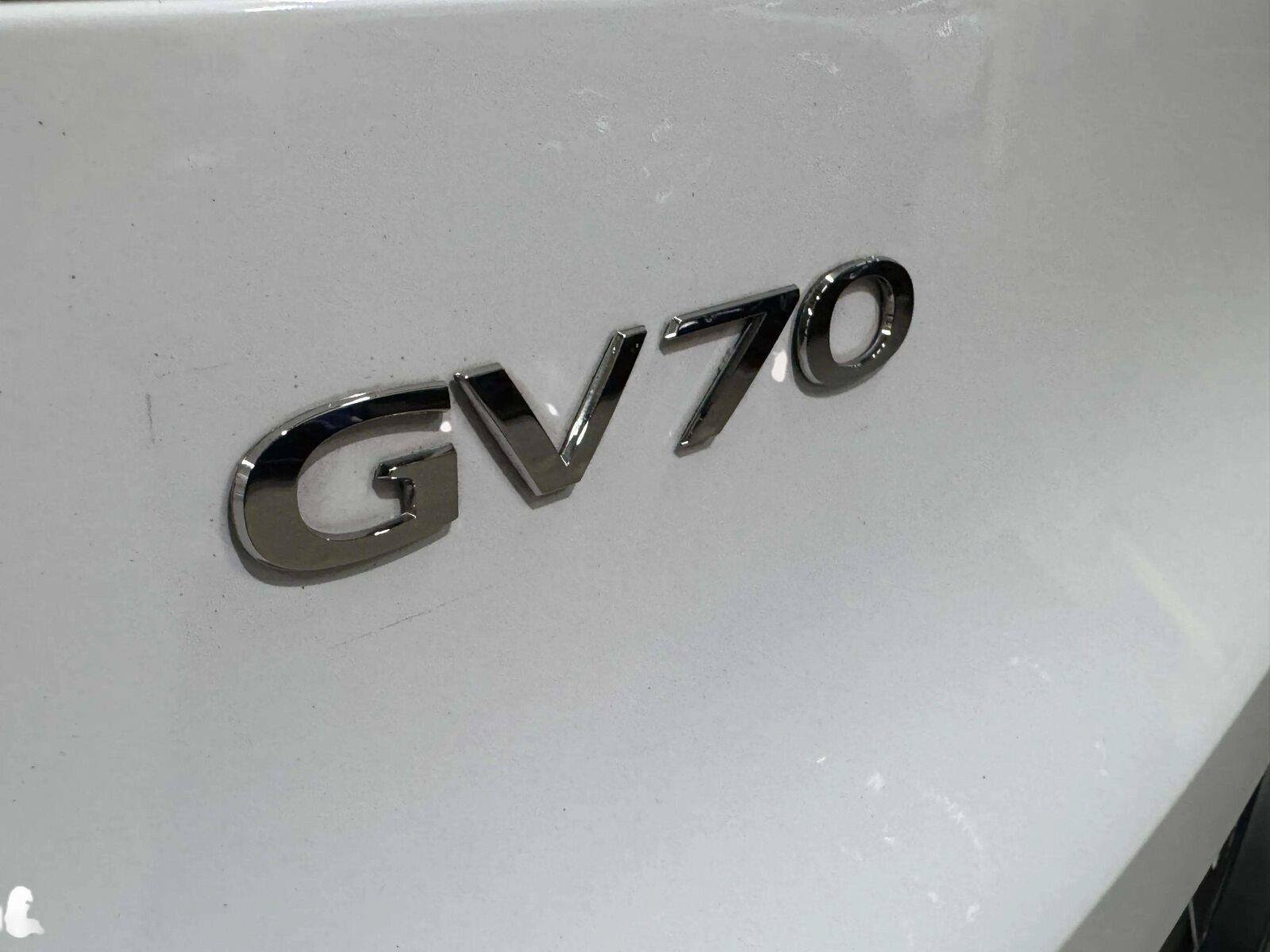 Used 2022 Genesis GV70 2.5T w/ Advanced Package AWD/4WD image 17