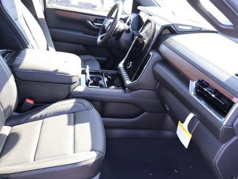 New 2026 GMC Yukon Denali AWD/4WD image 10
