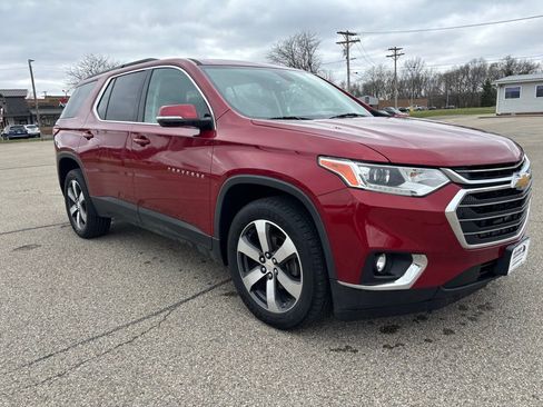 Used 2019 Chevrolet Traverse LT w/ LT Premium Package image 8