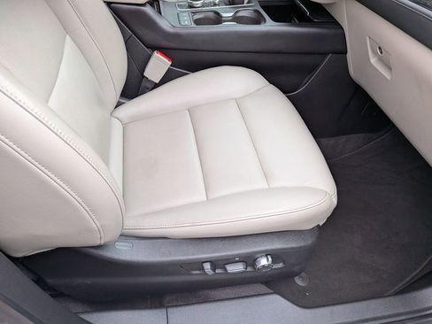 Used 2020 Cadillac XT4 Premium Luxury FWD image 31