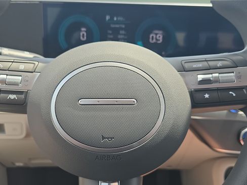 Used 2026 Hyundai Kona SE FWD image 12
