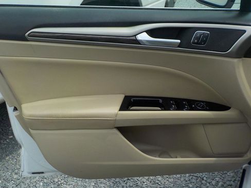 Used 2016 Ford Fusion SE w/ Equipment Group 202A FWD image 10