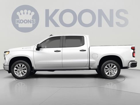 Used 2023 Chevrolet Silverado 1500 Custom AWD/4WD image 2