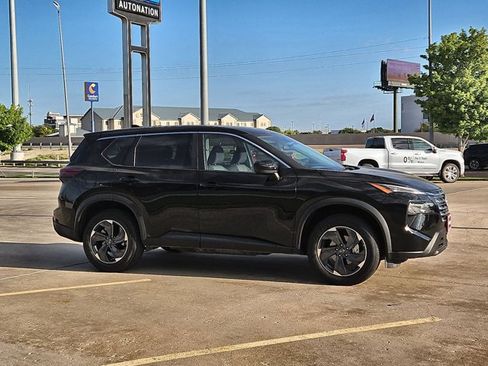 Used 2025 Nissan Rogue SV FWD image 4